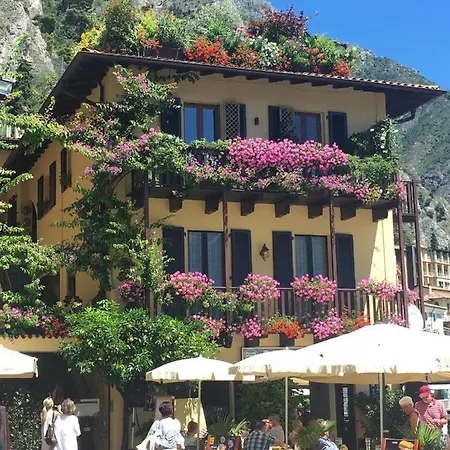 Bouganville Διαμέρισμα Limone sul Garda